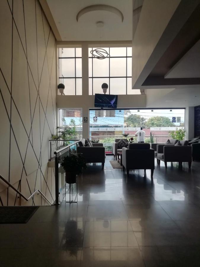 Murano Hotel Мойобамба Екстериор снимка